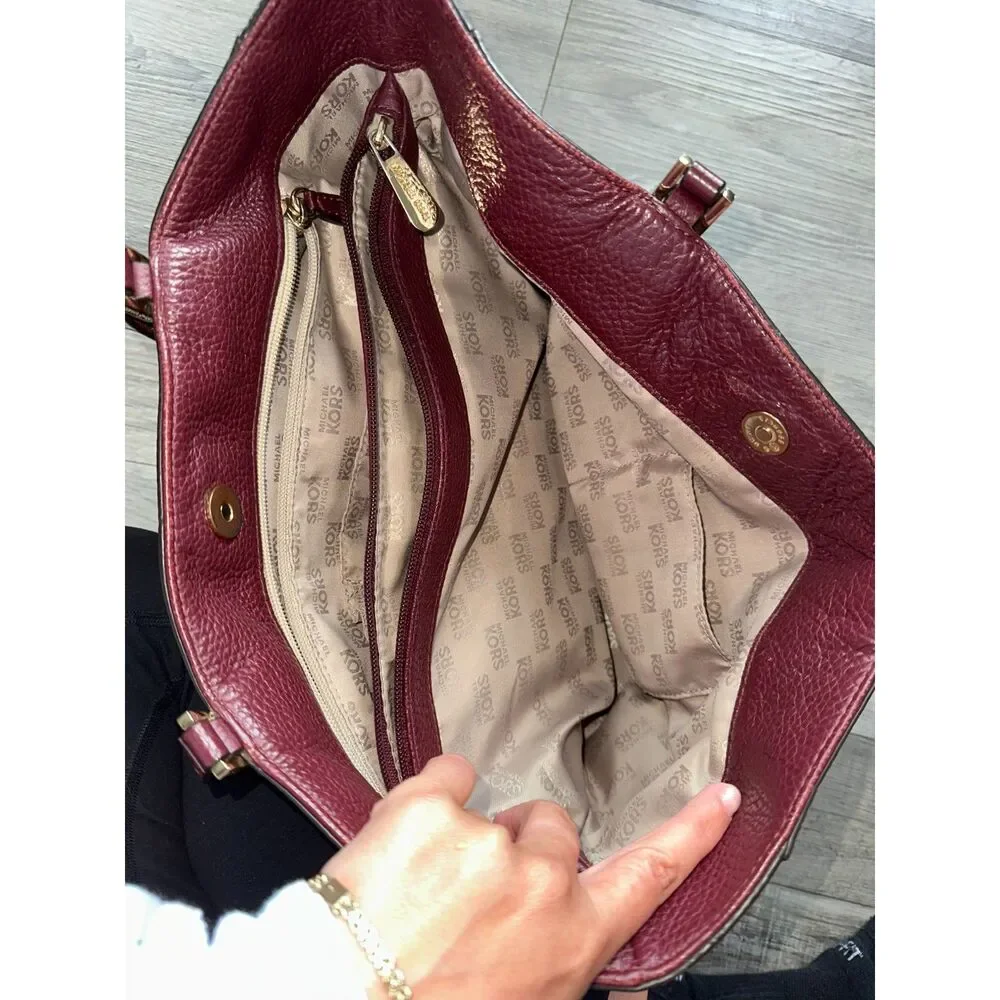 Michael Kors Should Purse with Gold Gains in Excellent Condition